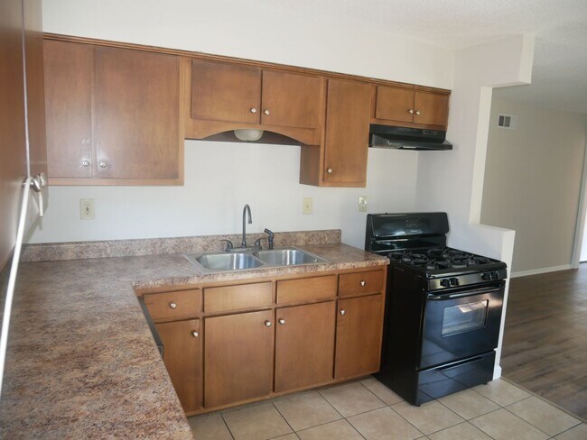 Foto del edificio - 6535 Hermitage Rd
