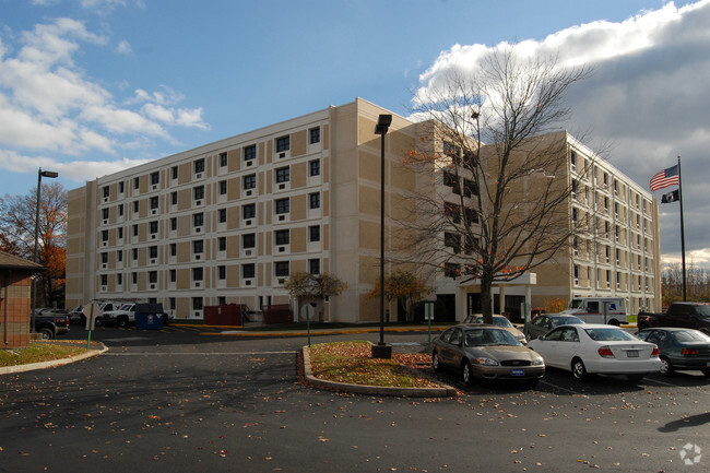 Building Photo - Grundy Gardens