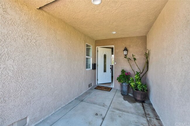 Building Photo - 10111 Phelan Dr