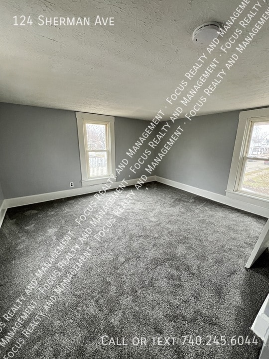 Building Photo - 124 Sherman Ave