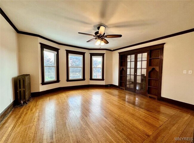 Building Photo - 602 Bird Ave
