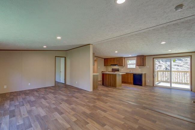Building Photo - 429 W Sunshine Ln