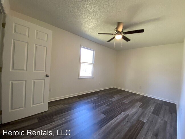 Building Photo - 2 br, 1 bath House - 118 E. James Street