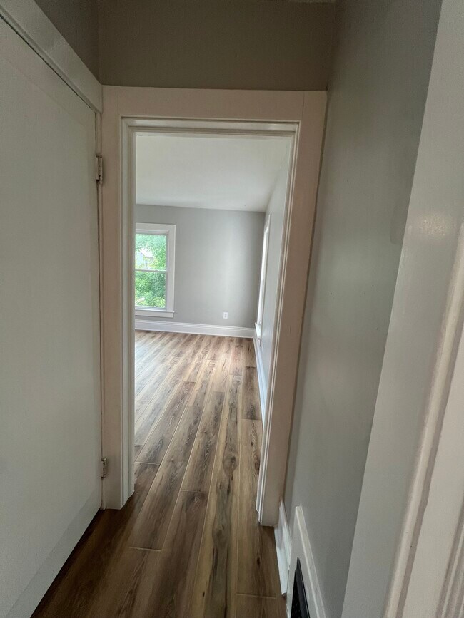 Foto del edificio - 863 1/2 11th St NE