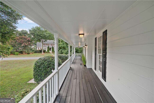 Building Photo - 328 Deerwood Dr