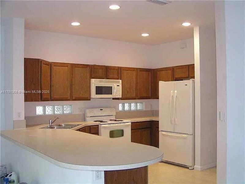 Building Photo - 1309 Alicante Ct