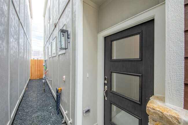 Foto del edificio - 1524 Beach Oak Dr