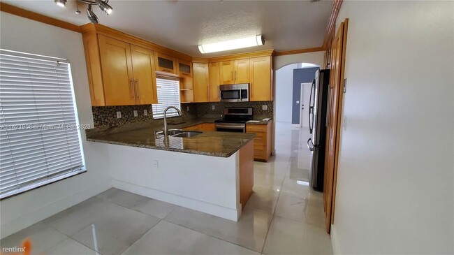 Foto del edificio - 3 br, 2.5 bath House - 1284 NW 125th Ter