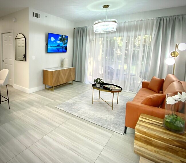 Sala de estar con sofá cama completo. - 4645 Saint Croix Ln