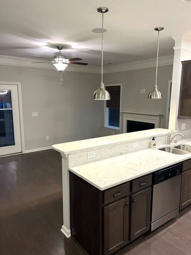 Foto del edificio - Coming Soon - Lovely 2 Bedroom 2.5 Bath Townhome in Goose Creek!