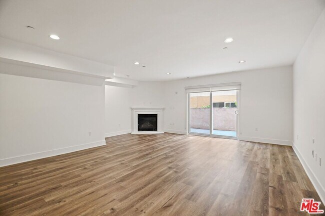 Building Photo - 1234 Armacost Ave