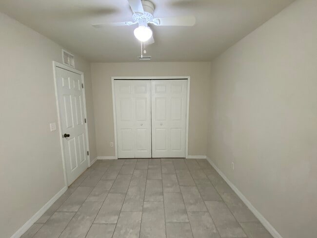 Foto del edificio - 1020 SE 12th Terrace