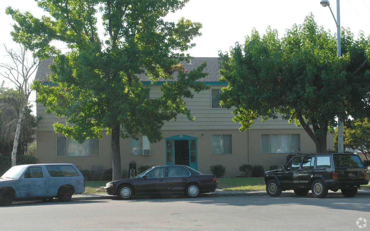 Building Photo - 1744 Ross Cor