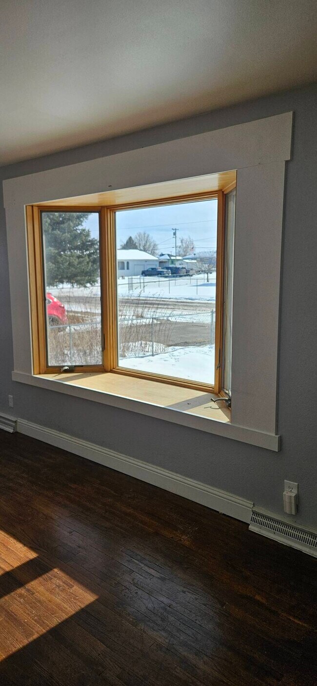 Foto del edificio - 3737 5th Ave N