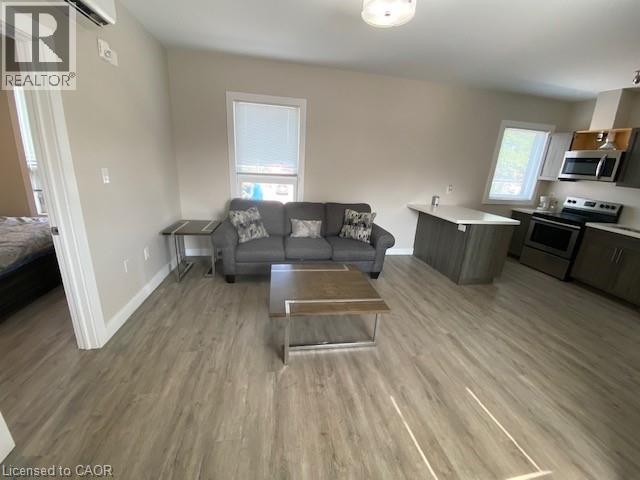 Photo du bâtiment - 161 Wellington St N