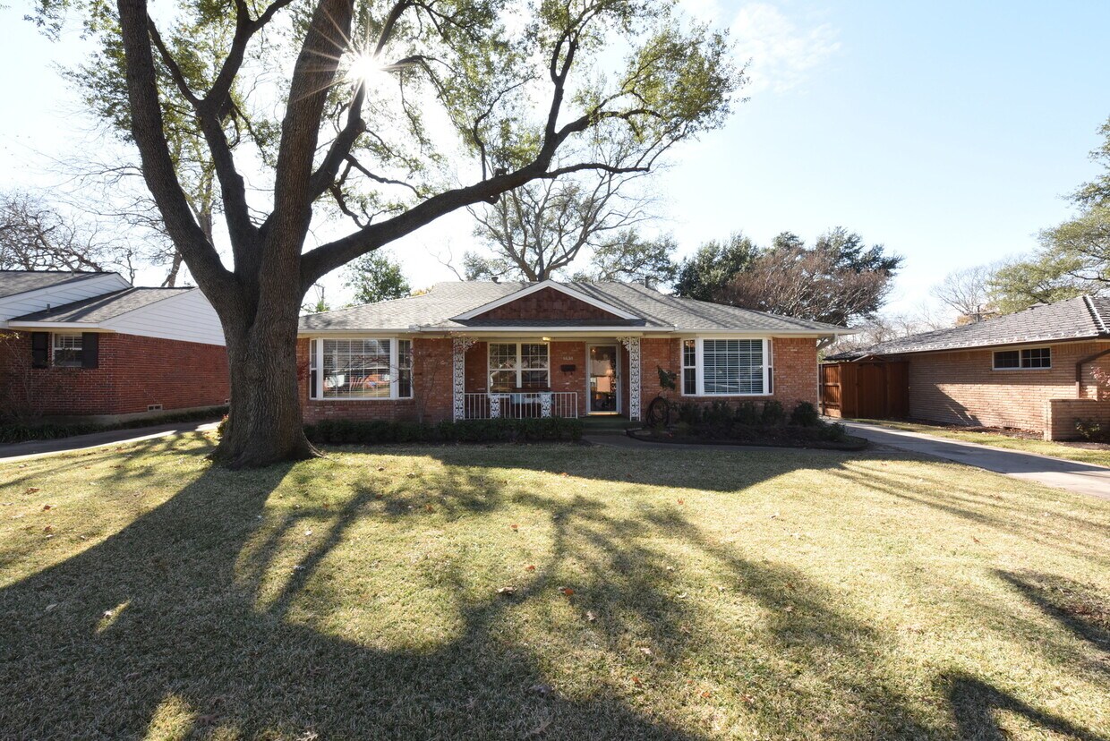 Primary Photo - Lovely Richardson Heights home!