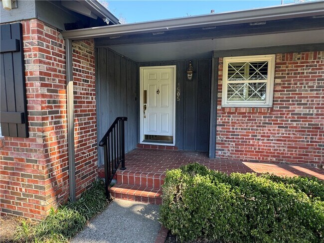 Foto del edificio - 1505 S Mt Olive St