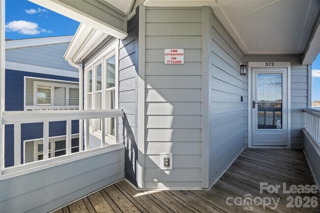 Foto del edificio - 372 Northwest Dr