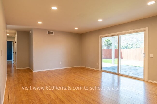 Building Photo - Beautiful 3 Bedroom, 2 Bath Home with Spa,...
