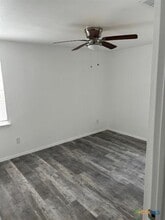 Building Photo - 605 N 11th St