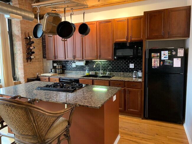 Building Photo - 625 W Jackson Blvd