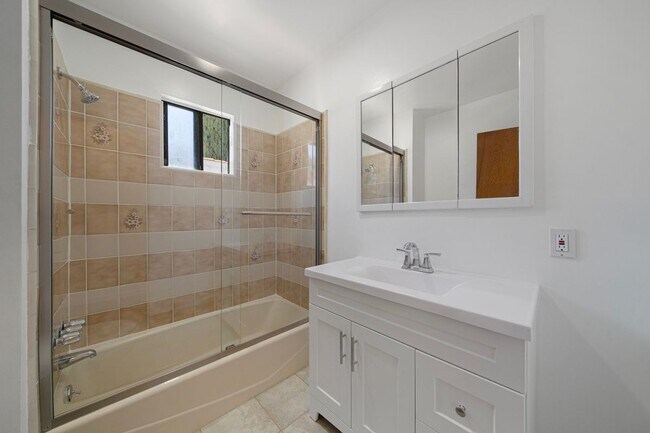 Foto del edificio - 3025 Sherwood Ave