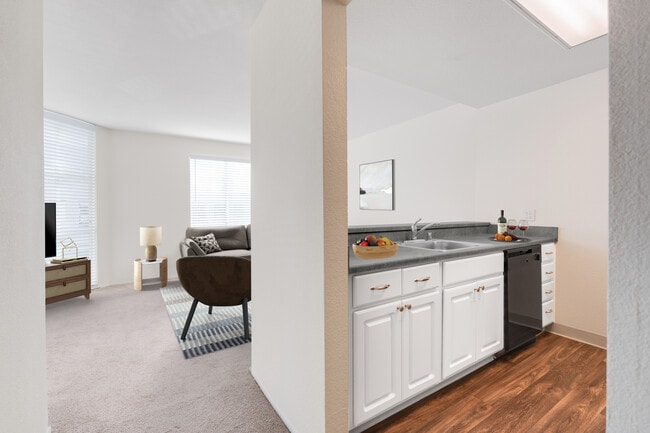 Building Photo - Alpine Park