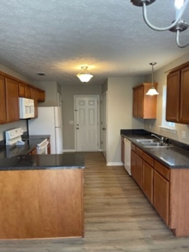 Building Photo - Lovely 3 Bed 2 Bath Home in Antioch - New ...