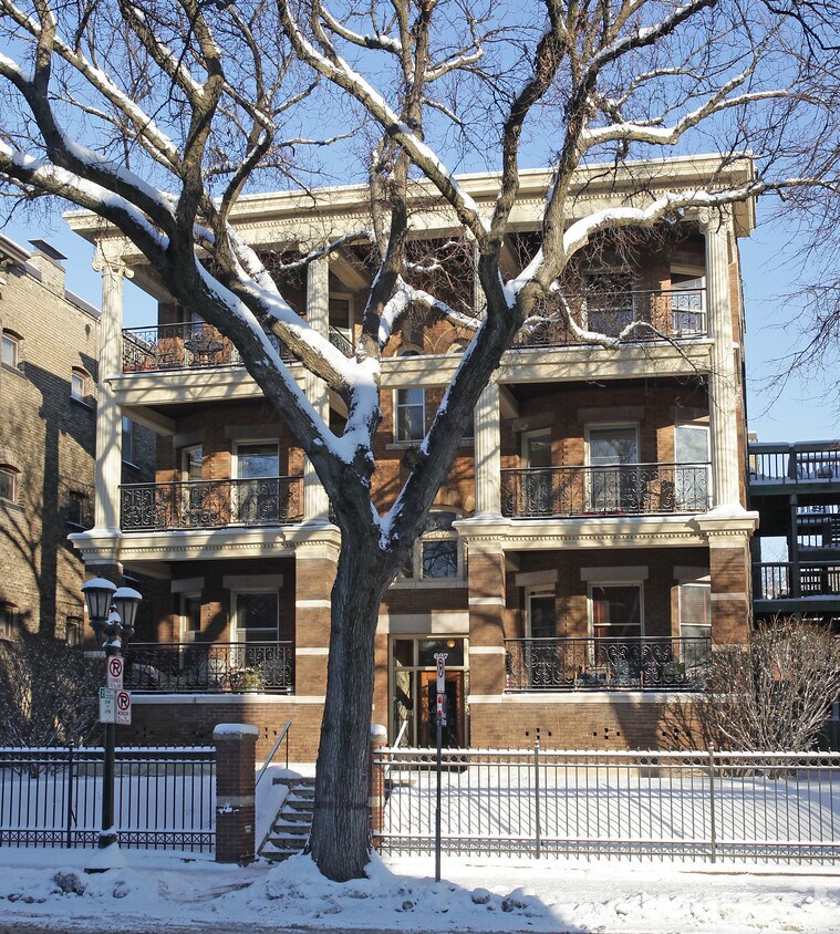 Building Photo - The Yale