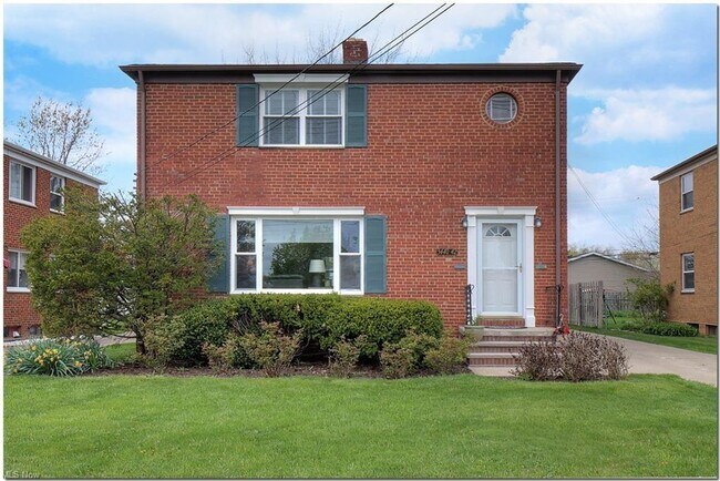 Building Photo - 3440 W 210th St