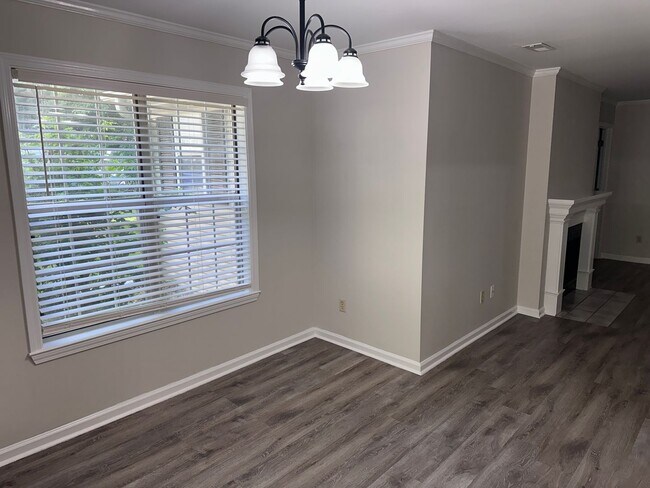 Foto del edificio - Beautiful Bevington Pines Three Bedroom Duplex
