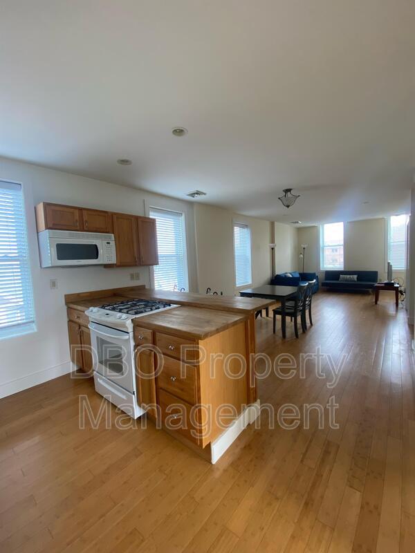 Building Photo - 198 Hoosick St