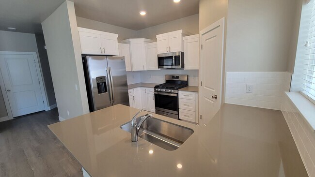 Foto del edificio - Cedar City 3 bed | 2 Bath | 2 Car Townhome