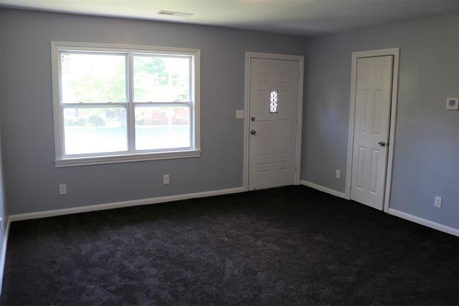 Building Photo - 3131 Butterfield Dr