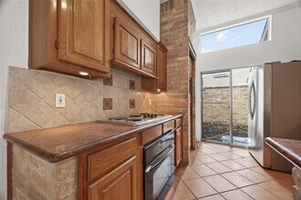 Building Photo - 3306 S Greenpark Dr