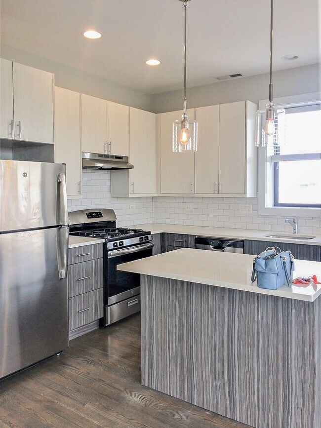 Foto del edificio - 2620 N Rockwell St