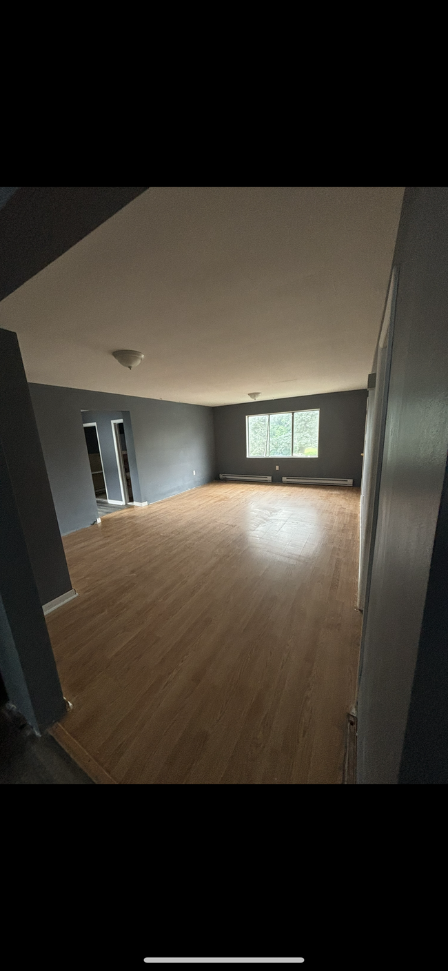 Building Photo - 946 Clay Ave