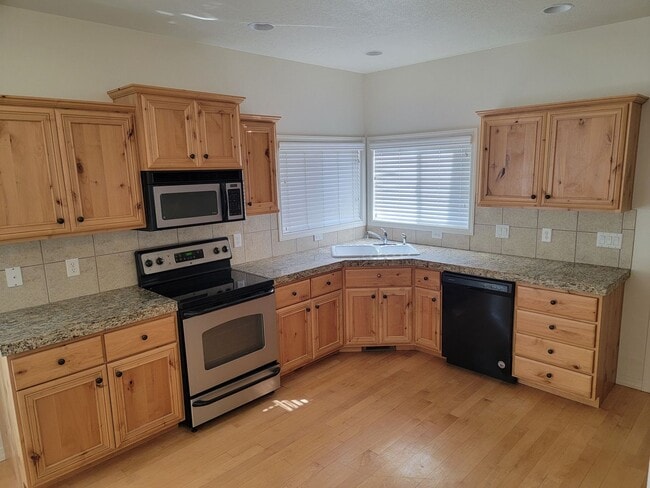 Building Photo - Great home in Middleton