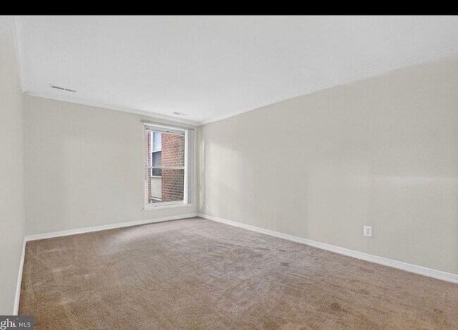 Foto del edificio - 3330 Woodburn Village Dr
