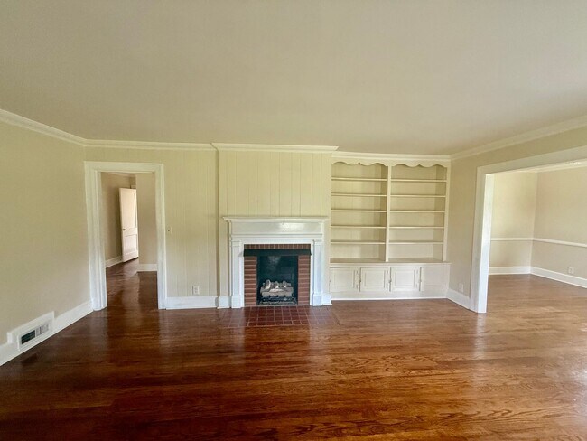 Foto del edificio - Three bedroom, 1 bath house in Graham