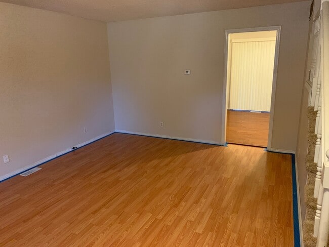 Building Photo - 1202 Brighton Dr