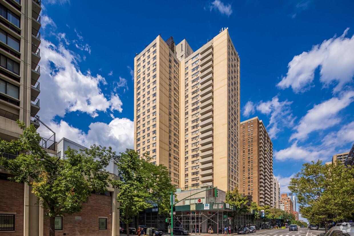 Primary Photo - 100 West