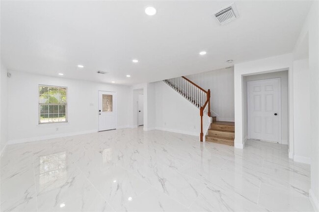 Foto del edificio - 13106 Cres Manor Ln