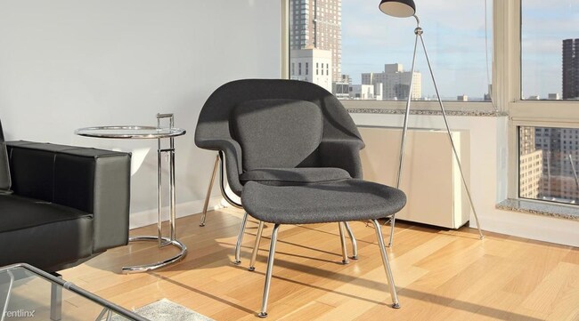 Foto del edificio - 2 br, 2 bath  - 230 E 86th St D