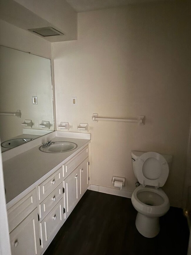 Building Photo - 2723 Westgate Dr