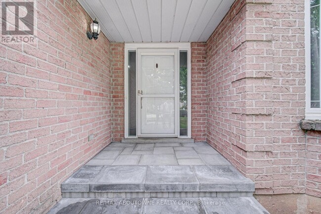 Building Photo - 426 Parklane Rd