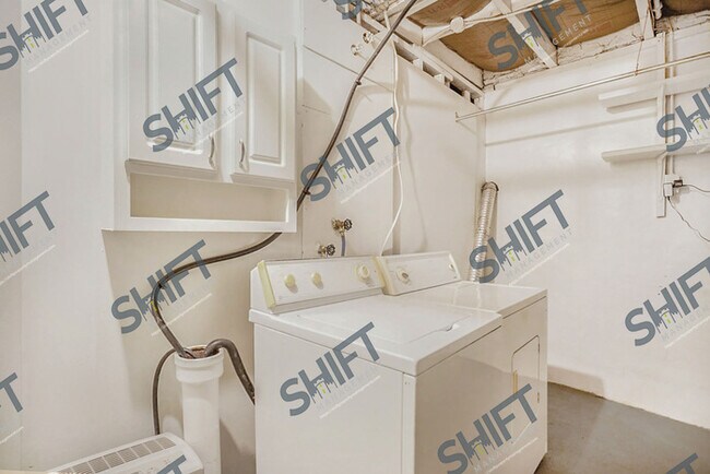 Building Photo - 125 S. Church St SE Caledonia, MI 49316- D...