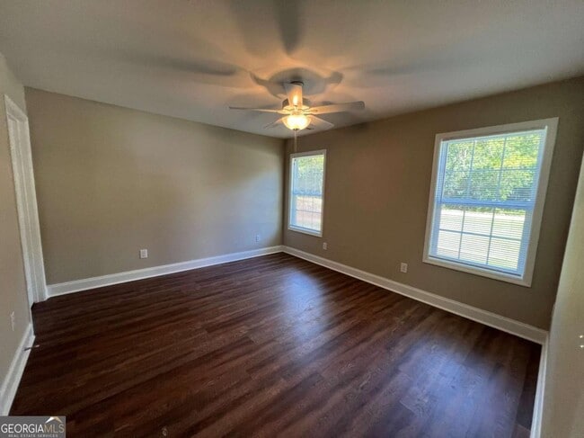 Building Photo - 5952 Moon Dr