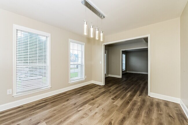 Building Photo - 7971 Clearview Cir