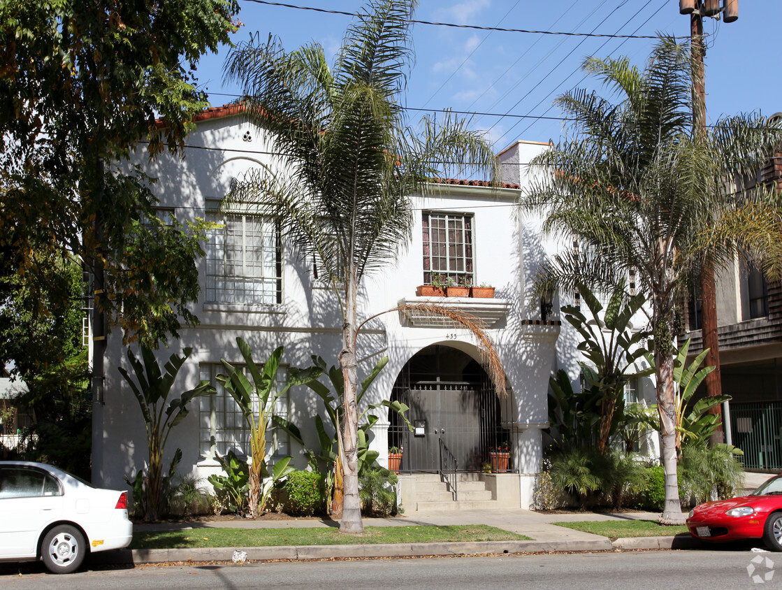 Building Photo - 433 W 7th St